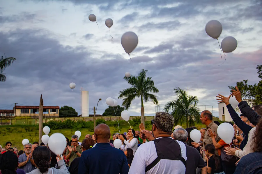 Corpo de Oton São Paio é sepultado no Memorial Parque Nictheroy, em São Gonçalo