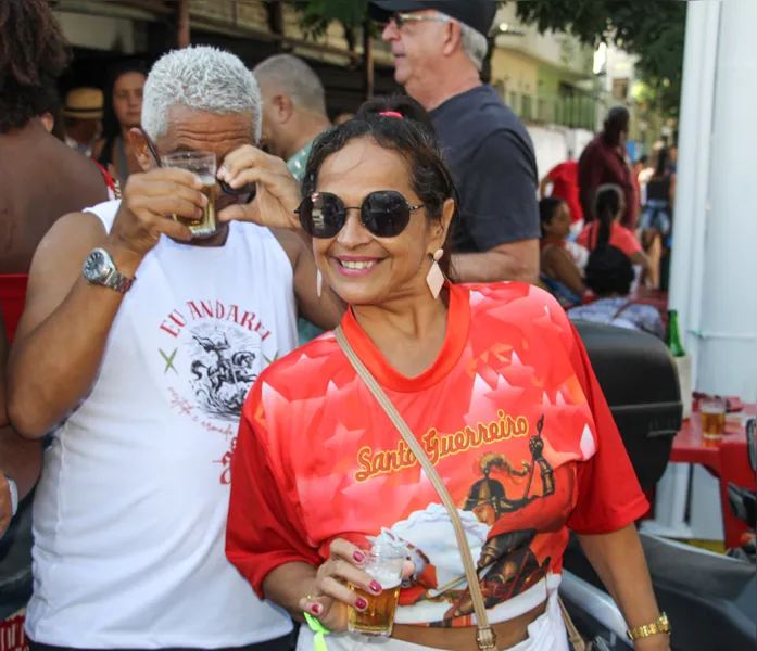Dia de São Jorge: Multidão se reúne para a celebrar o dia do 'Santo Guerreiro' em São Gonçalo e Niterói