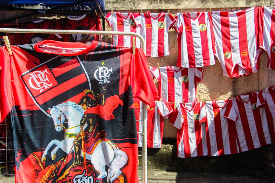 Dia de São Jorge: Multidão se reúne para a celebrar o dia do 'Santo Guerreiro' em São Gonçalo e Niterói