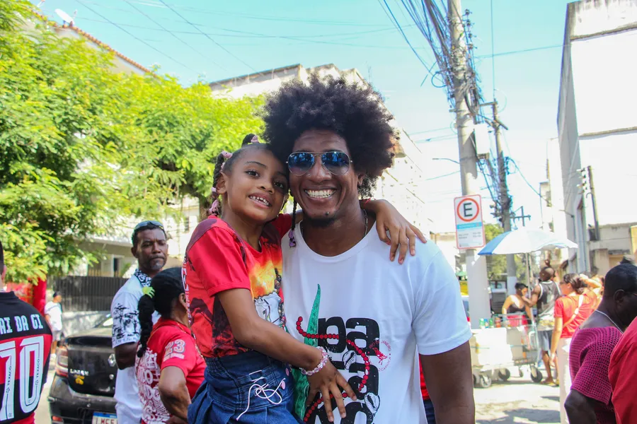 Dia de São Jorge: Multidão se reúne para a celebrar o dia do 'Santo Guerreiro' em São Gonçalo e Niterói