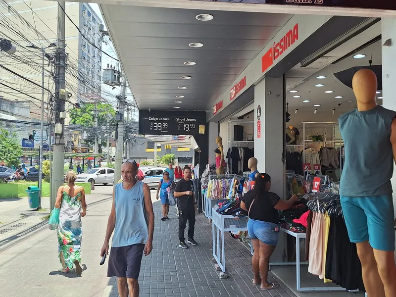 'Extra Natal': Movimento do comércio no fim de ano impulsiona contratações temporárias em São Gonçalo