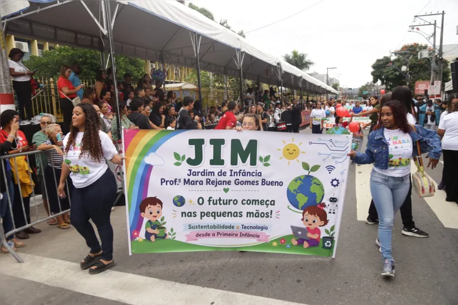 Maricá comemora 212 anos com desfile cívico marcado pela participação das escolas
