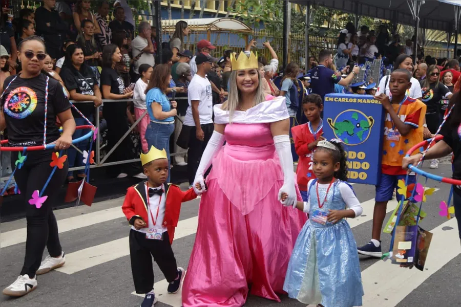 Maricá comemora 212 anos com desfile cívico marcado pela participação das escolas