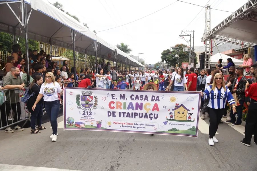 Maricá comemora 212 anos com desfile cívico marcado pela participação das escolas