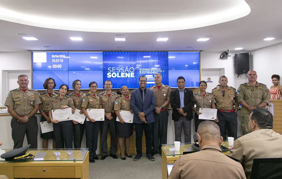 Militares do Corpo de Bombeiros recebem menções e medalhas da Câmara Municipal de São Gonçalo