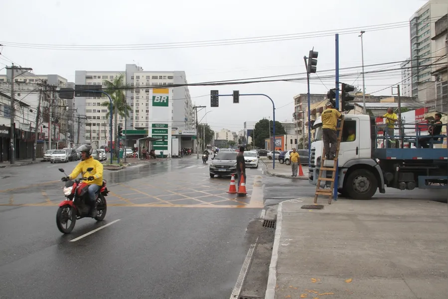 Prefeitura realiza novas mudanças no trânsito da região central de São Gonçalo