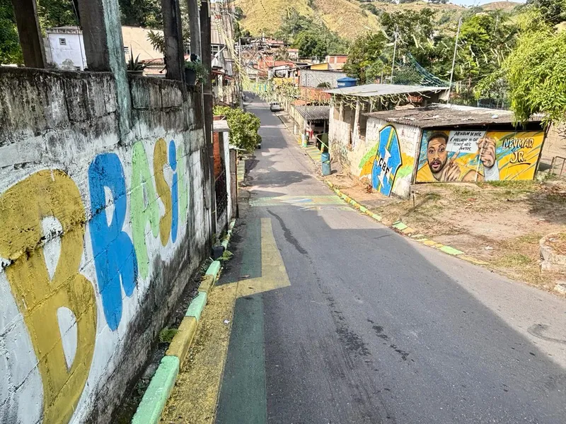 Ruas de São Gonçalo ganham cores e homenagens ao futebol na contagem regressiva para a Copa do Mundo 2026