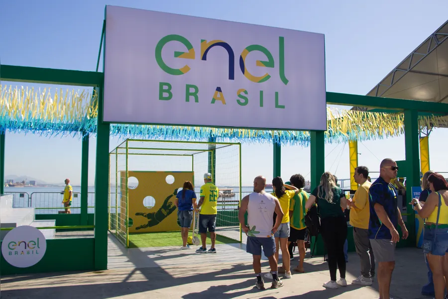 Veja em fotos a festa dos torcedores de Niterói durante a vitória do Brasil sobre o Japão