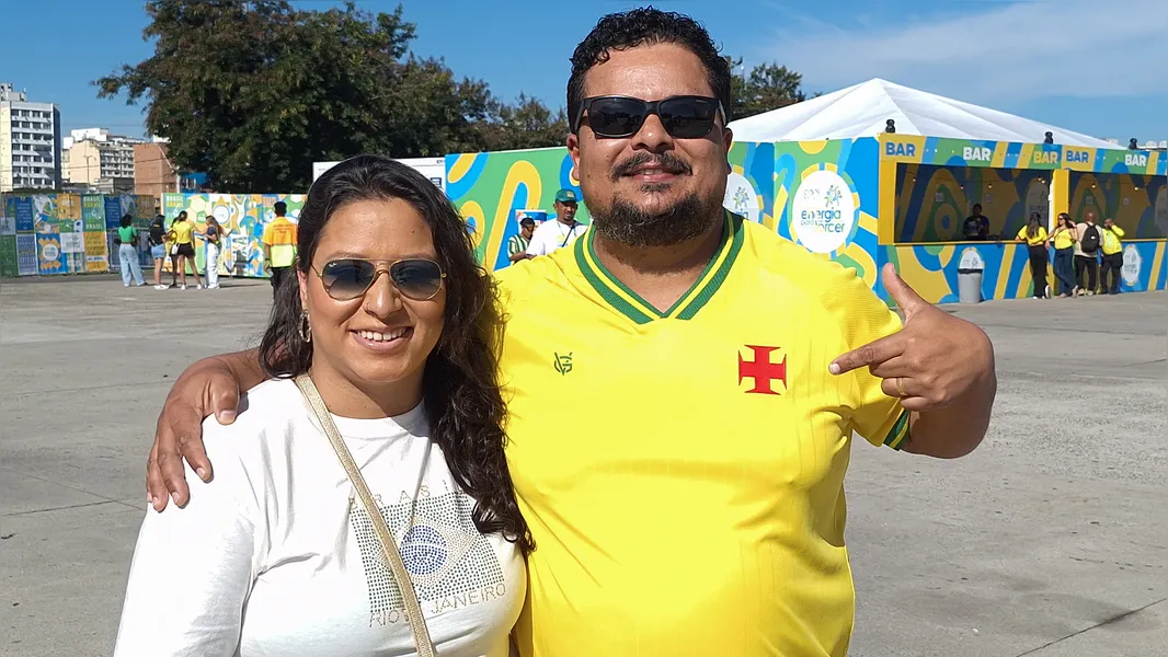 Veja em fotos a festa dos torcedores de Niterói durante a vitória do Brasil sobre o Japão