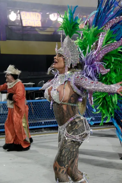 Veja o desfile da Porto da Pedra, de São Gonçalo, em fotos
