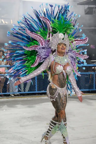 Veja o desfile da Porto da Pedra, de São Gonçalo, em fotos