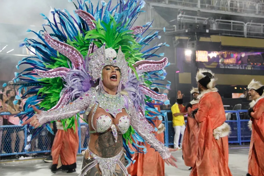 Veja o desfile da Porto da Pedra, de São Gonçalo, em fotos