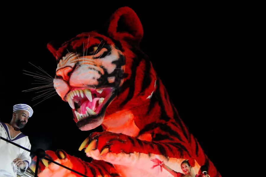 Veja o desfile da Porto da Pedra, de São Gonçalo, em fotos