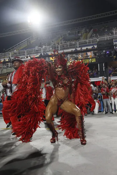 Veja o desfile da Porto da Pedra, de São Gonçalo, em fotos