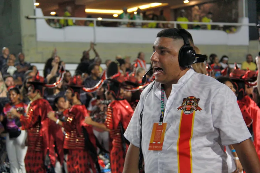 Veja o desfile da Porto da Pedra, de São Gonçalo, em fotos