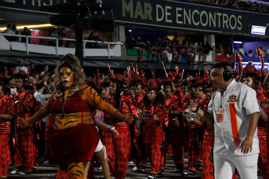 Veja o desfile da Porto da Pedra, de São Gonçalo, em fotos