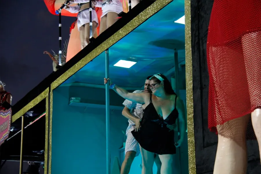 Veja o desfile da Porto da Pedra, de São Gonçalo, em fotos