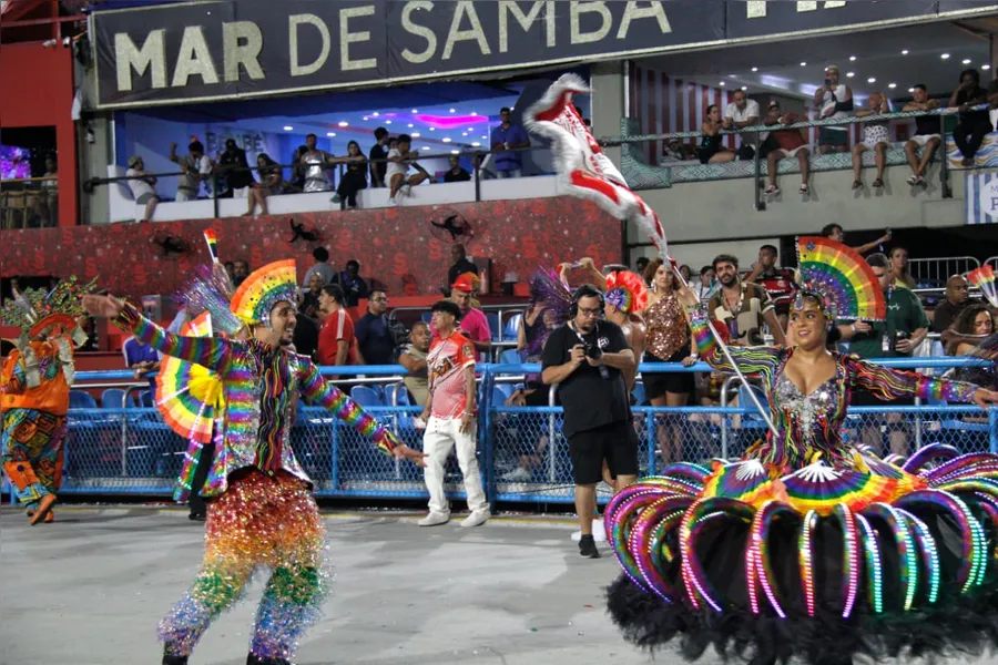 Veja o desfile da Porto da Pedra, de São Gonçalo, em fotos