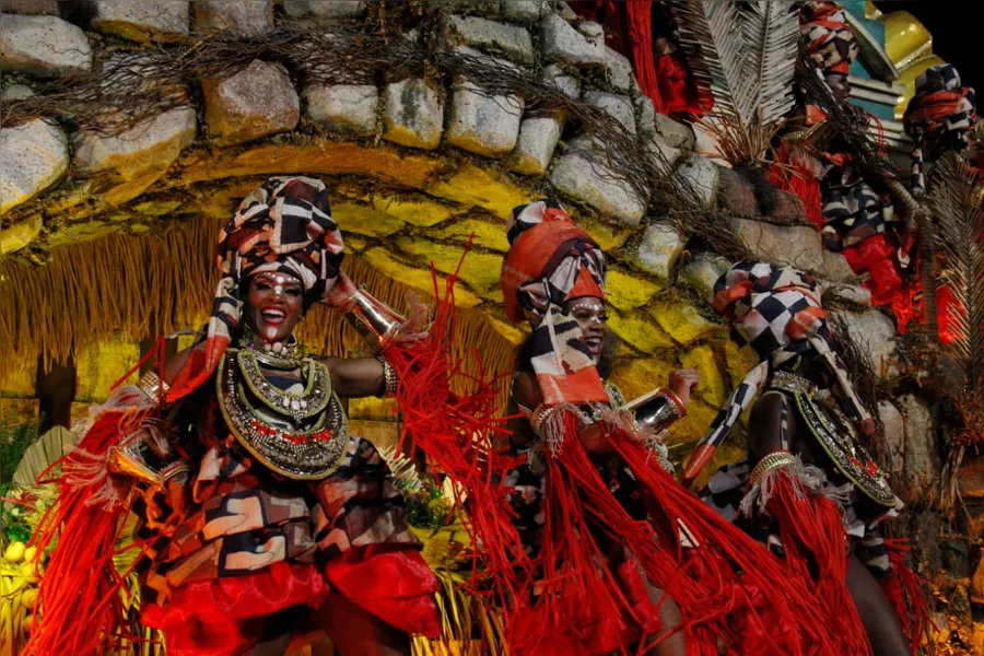 Veja o desfile da União de Maricá em fotos