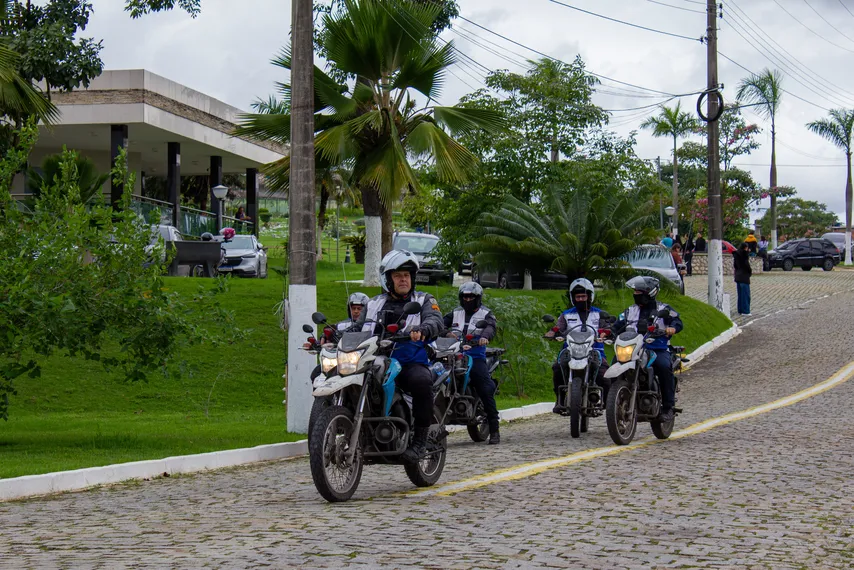 Corpo de policial militar executado a tiros no Centro de São Gonçalo é sepultado nesta quarta (16)