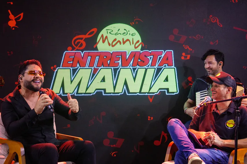 Ícaro Moraes se apresenta na Rádio Mania e anuncia quatro DVDs inéditos