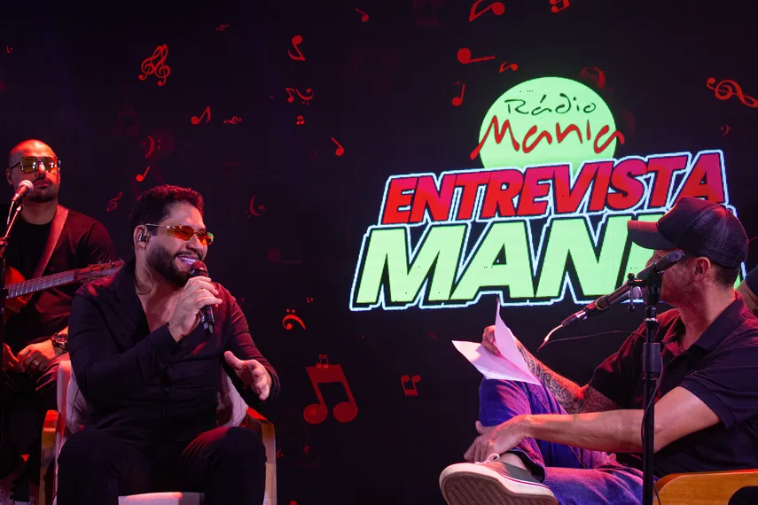 Ícaro Moraes se apresenta na Rádio Mania e anuncia quatro DVDs inéditos