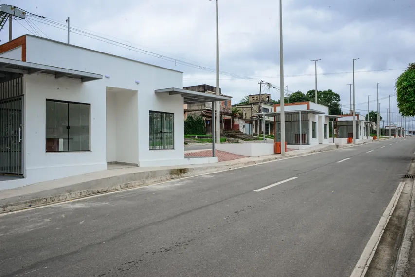 Itaboraí avança na construção de novos quiosques na Avenida 22 de Maio