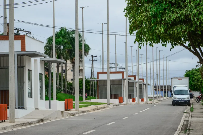 Itaboraí avança na construção de novos quiosques na Avenida 22 de Maio