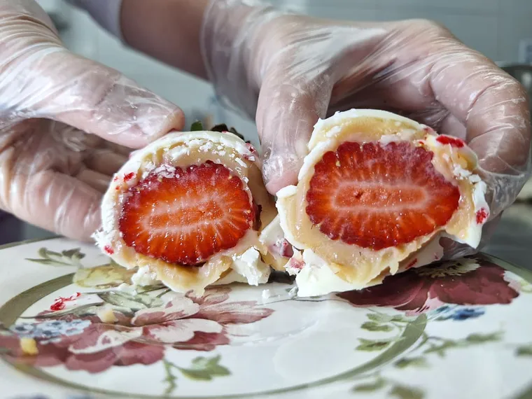 Morango Cravejado: nova febre conquista as confeitarias de São Gonçalo