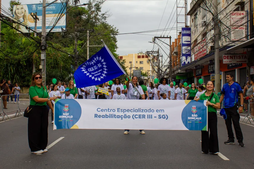 São Gonçalo comemora aniversário de 136 anos com tradicional desfile no centro da cidade
