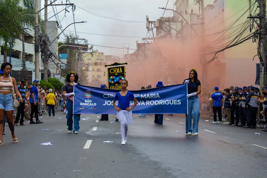 São Gonçalo comemora aniversário de 136 anos com tradicional desfile no centro da cidade