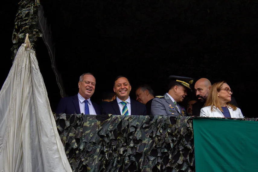 Tradicional desfile cívico-militar marca feriado de 7 de Setembro em Niterói; confira fotos