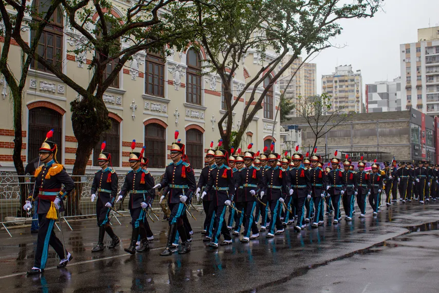 Tradicional desfile cívico-militar marca feriado de 7 de Setembro em Niterói; confira fotos