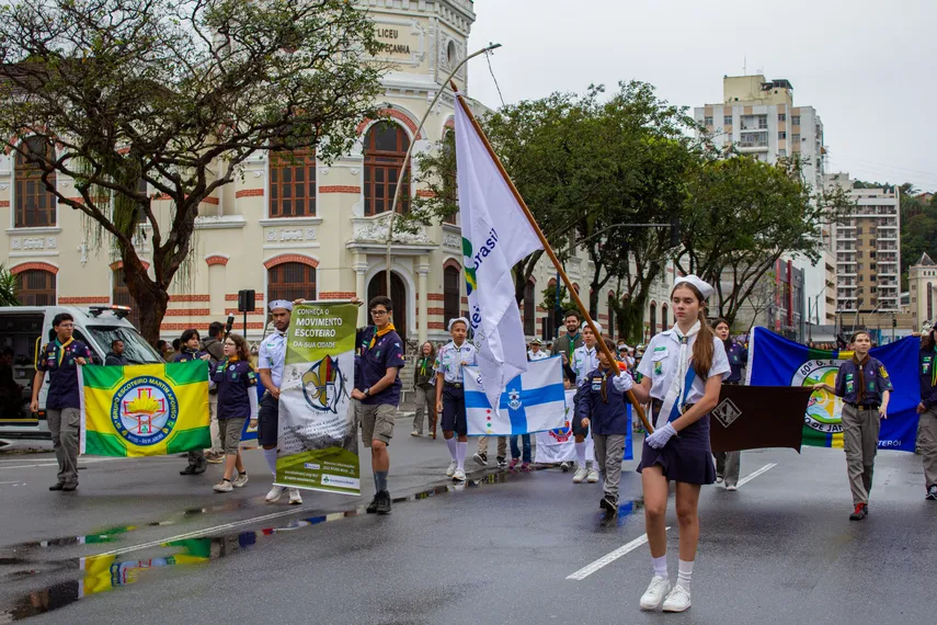 Tradicional desfile cívico-militar marca feriado de 7 de Setembro em Niterói; confira fotos