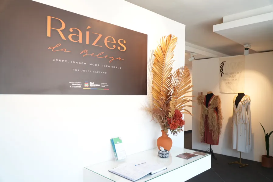 Exposição ‘Raízes da Beleza’ está aberta para visitação na Casa das Artes em São Gonçalo