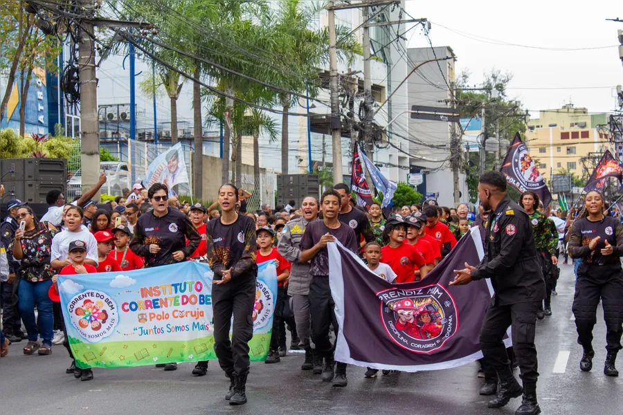 São Gonçalo comemora aniversário de 136 anos com tradicional desfile no centro da cidade