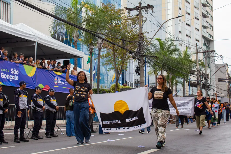 São Gonçalo comemora aniversário de 136 anos com tradicional desfile no centro da cidade