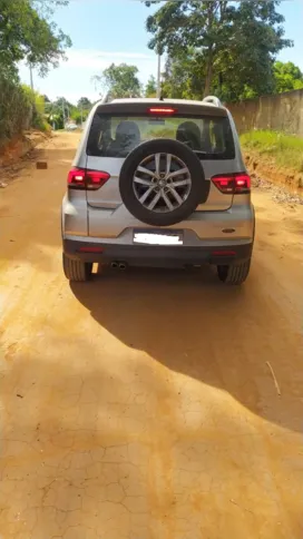 Vítima estava no banco do motorista 