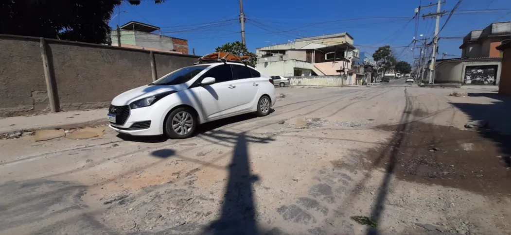 Asfalto virou poeira 