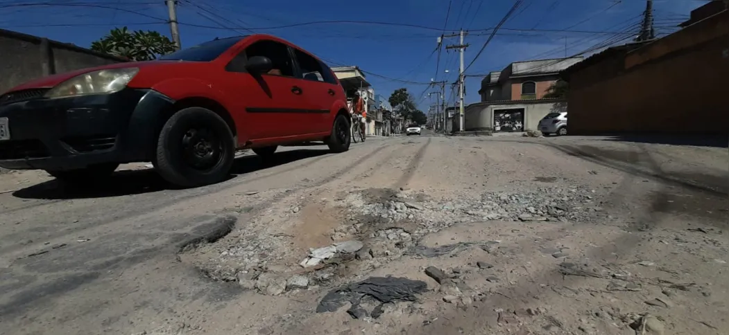Buracos causam transtornos 