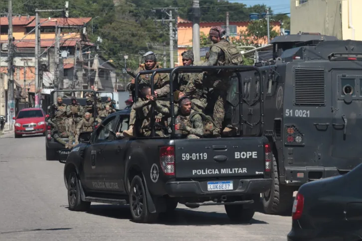 Operação tem apoio da PM 