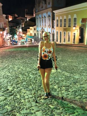 Em 2019, antes da cirurgia, ela viajou para Salvador e conseguiu viver um pouco e relaxar de toda essa situação