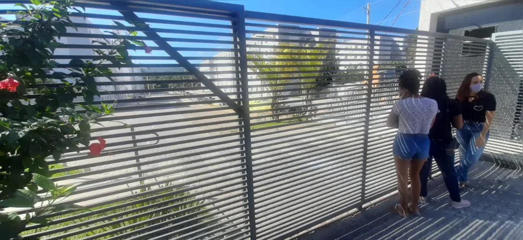 Algumas famílias estão há quase dois anos esperando por seu apartamento