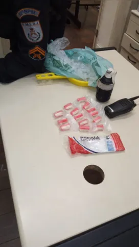 O material que estava com ele foi apreendido 