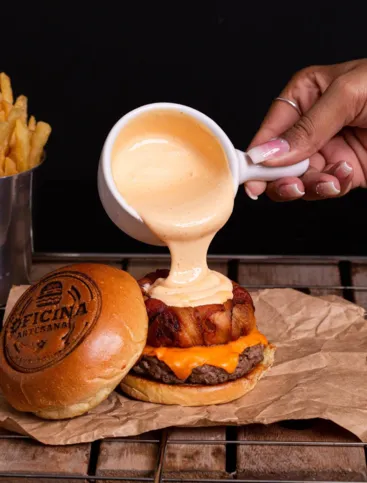 Este é o Evoque Burguer. O Dia do Hambúrguer será especial na Hamburgueria Oficina Artesanal