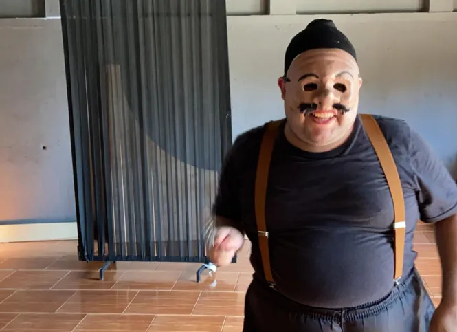Os atores apresentarão esquetes de humor