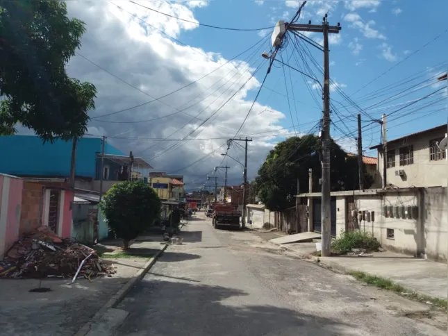 Lâmpadas queimadas ainda não foram trocadas