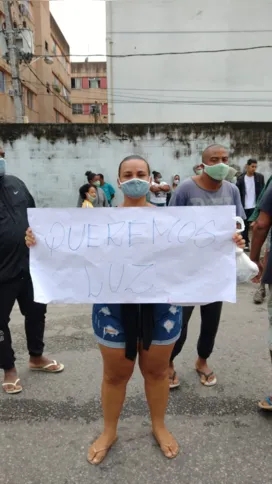 Imagem ilustrativa da imagem Moradores fazem manifestação depois de 24 horas sem energia elétrica em Niterói