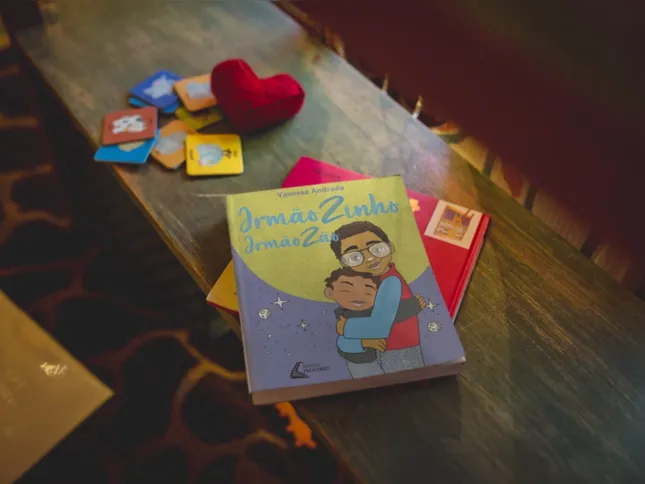Imagem ilustrativa da imagem Escritora de São Gonçalo lança livro infantil com temática afrocentrada