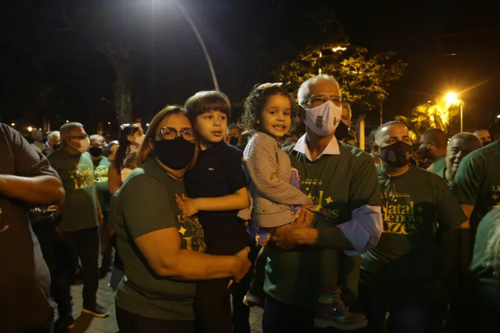 O prefeito e sua família também estiveram no local